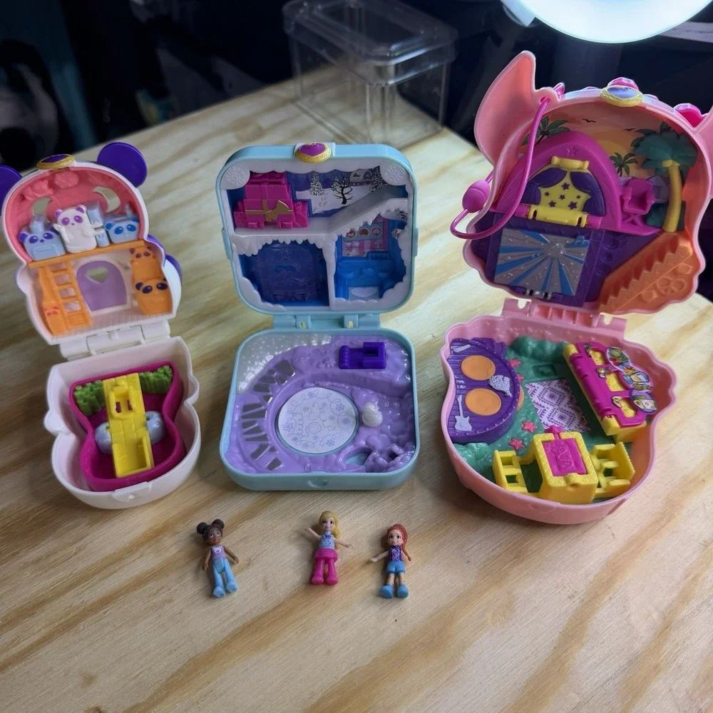 Polly‎ Pocket Compact Lot Panda Winter Snow Sheep w/ 3 Dolls Mattel 2000s